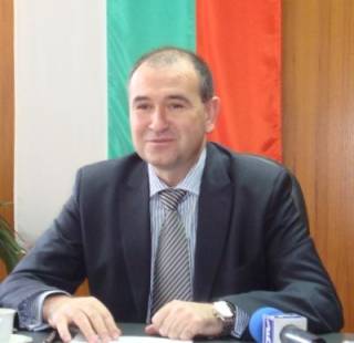 Чуйте и вижте как се хвали че озеленил ефективно града. А колко пари дават и колко се сече? /С ВИДЕО/