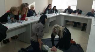 В учебната зала на БЧК – Ямбол се проведоха две обучения по