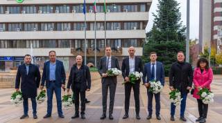 Ръководството на община Ямбол почете 1 ноември,