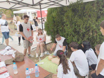 Доброволци от БМЧК - Ямбол направиха публична демонстрация за