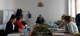 Чудна работа - партии и коалиции, участници в изборите нямат представители в режиона?