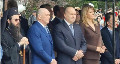 Президентът Радев в Елхово: На този 100-годишен юбилей честваме град с дух, традиции и богатства&quot;