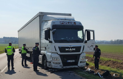 Пиян бухна камиона в канавката. Задържаха го.