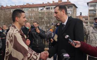 14 Смелчаци се хвърлиха да спасяват Светия кръст в студените води на Тунджа.