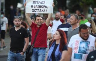 Неделно четиво: Този път Борисов може да падне завинаги