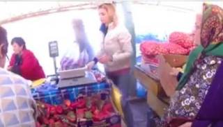 Асортимент, цени, хора и характери на октомврийският пазар на Ямбол