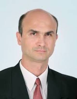 Кърцъков за трети път пита Ибришимов...Ибришимов, отговаряй бе... Кажи и за оназ нежна душа поетът, свидетел Кабрански!