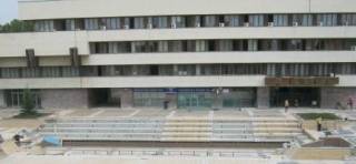 Пет обекта за търговска дейност и обществена тоалетна