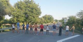 Протестиращите от Крушаре с писмо до Борисов: Блокадата остава