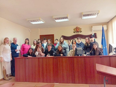 Любопитни детски очи, пролетно настроение и