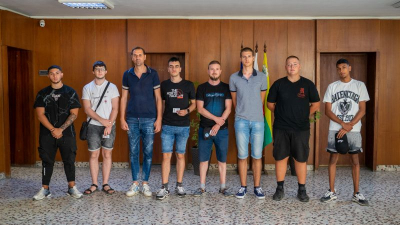 Първите доброволци