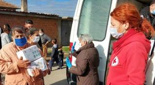 ﻿БЧК раздава в област Ямбол лични хигиенни пакети /2508 бедни в областта, засегнати от Ковид 19?/