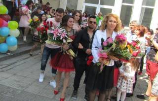 СУ“П.Яворов“ изпрати поредния випуск /и видео тв ЕРА/