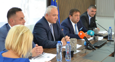 Министър Шишков: Между 12,5% и 17,5% от пътните платна и 40 млн. лв. липсват от изграждането на лот 2 и лот 3 на АМ „Тракия“