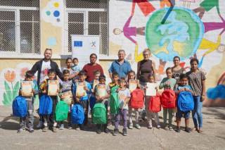 С раници и помагала си тръгнаха от