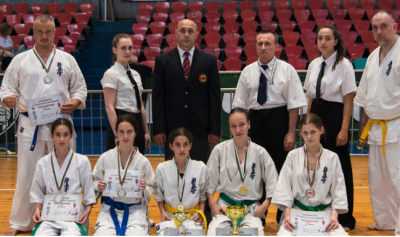 С девет медала от държавното първенство