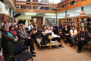 Поетична сбирка, но без поетът - секретар Кабрански такава всяка ще бледней! Герганчето да ги разобличи!