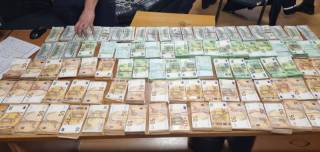 Недекларирана валута на стойност 1.458 млн. засякли на ГКПП &quot;Лесово&quot;