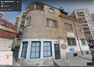 На кметът-усвоител Славов и неговите сиви болшевики им пречи на усвояването, и символа на демократичните промени в Ямбол &quot;Парахода&quot; СЪБАРЯТ ГО!