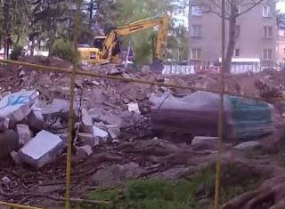 На такъв хал в момента е градинката в ЦГЧ на Ямбол